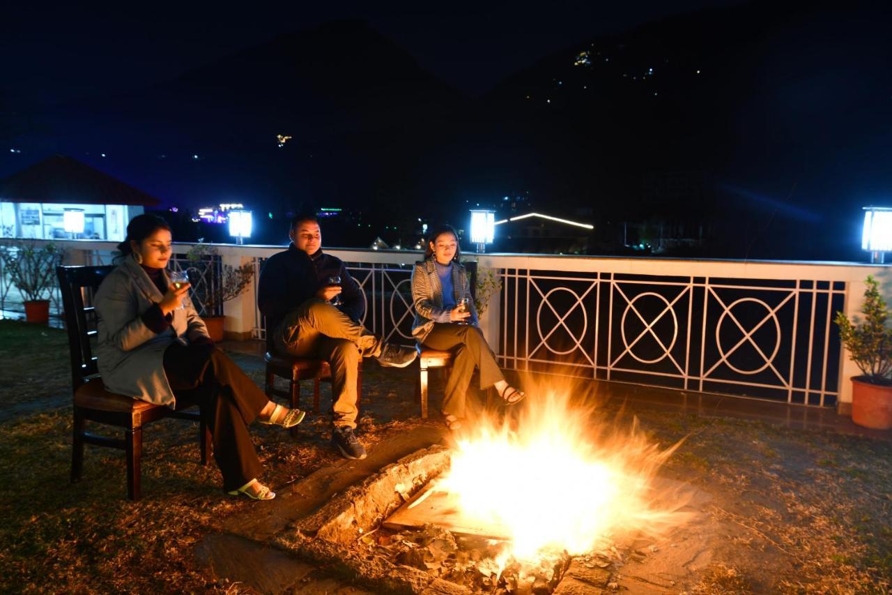 Mastiff Grand Manali Resort Eksteriør bilde
